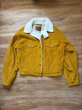 Levi's 90s Sherpa Corduroy Trucker Jacket Gold/Brown NWT